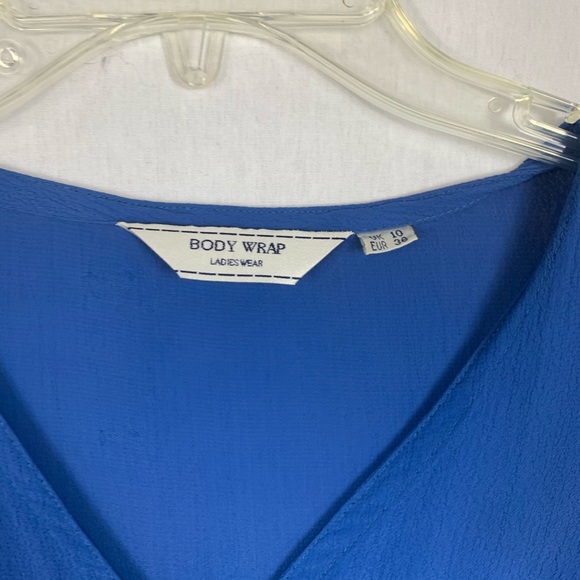 ❗️Bodywrap V-neck button down Floral blouse - Picture 2 of 4